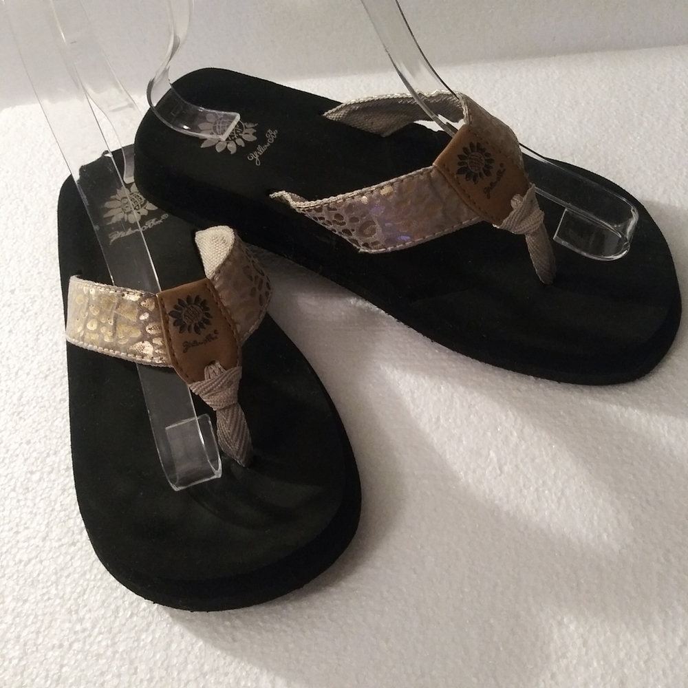 YELLOW BOX Franca Sz 7 Leopard Print Flip-Flop Sandles